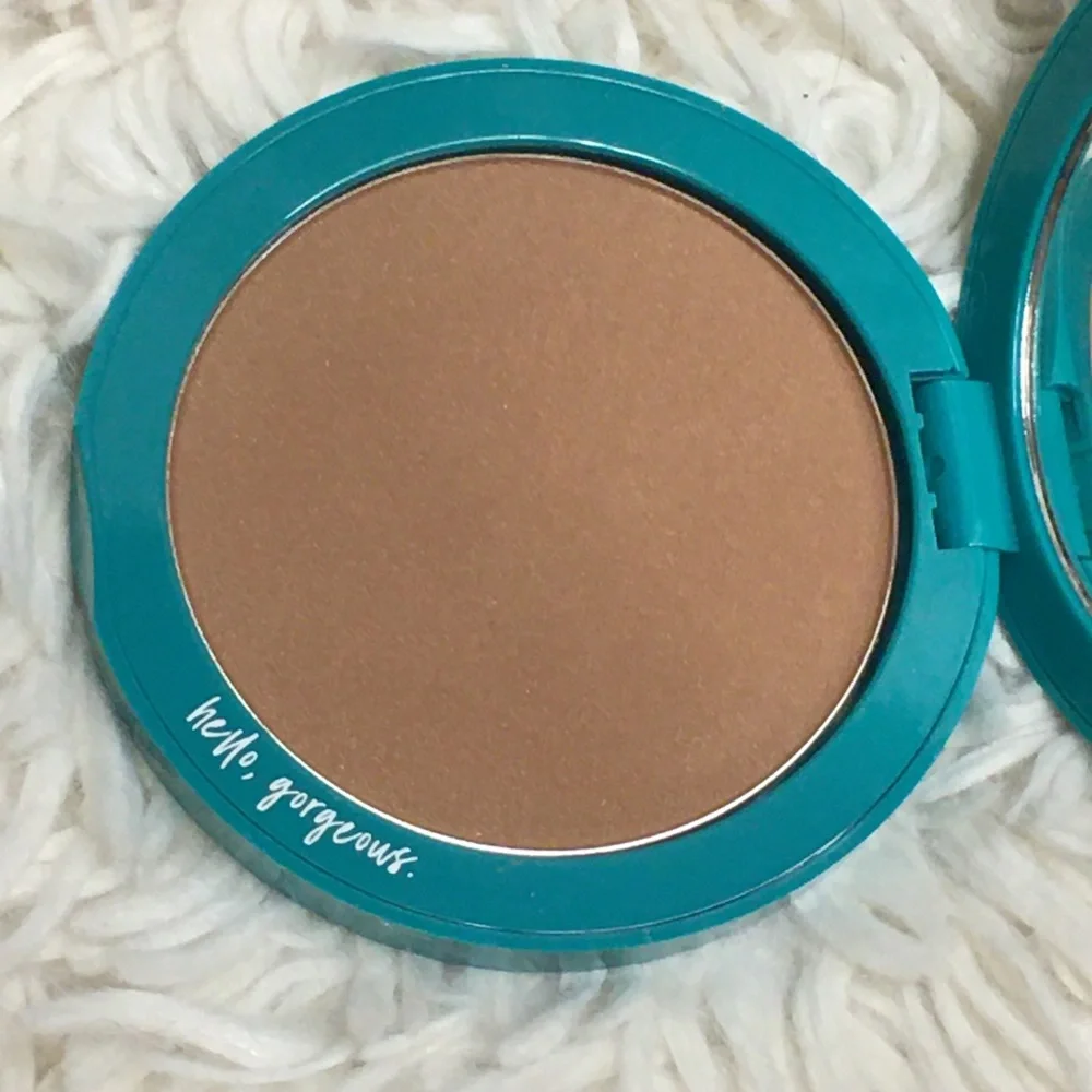 NIB Thrive Causemetics Sun Chaser Blur + Sculpt Bronzing Powder Color Eos USA